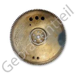 Schwungrad mit Starterkranz zu Kurbelwelle passend für B1600, B1702, B1-16, B1-17 und Kubota Motoren D950 (gebrauchtes Originalteil)